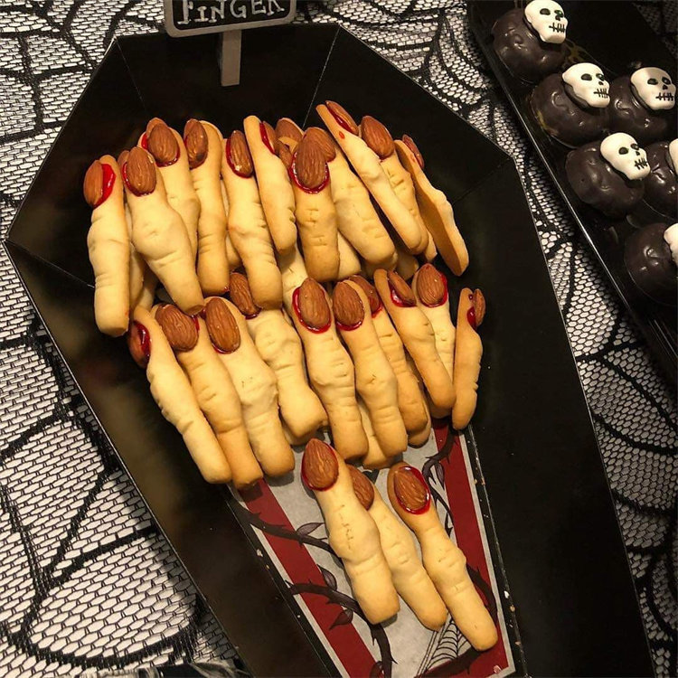 Cute and delicious Halloween food ideas. Click here for more such delicious easy halloween food, halloween food ideas for kids, halloween treats, fun halloween food ideas, #halloweenfood #halloweenfoodideas