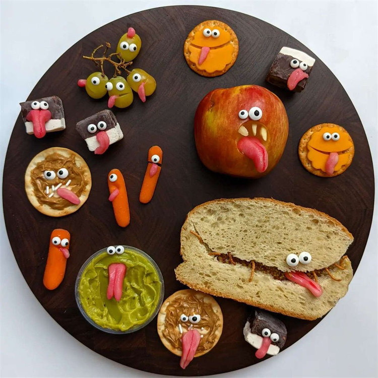 Cute and delicious Halloween food ideas. Click here for more such delicious easy halloween food, halloween food ideas for kids, halloween treats, fun halloween food ideas, #halloweenfood #halloweenfoodideas