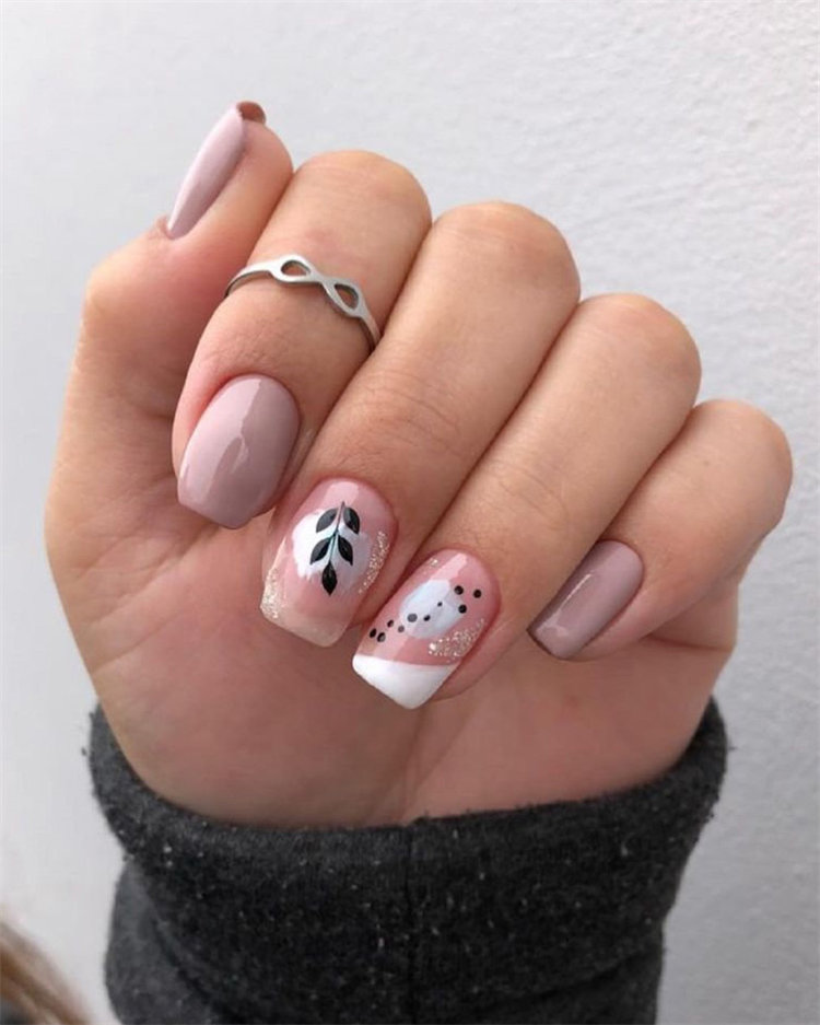 Gorgeous Fall Nail Art you'll Fall in Love With; Autumn Nail Design; Fall Nail Art; Leaf Nail Art; Nail Design; #autumnnails #fallnails #leafnailart #naildesign