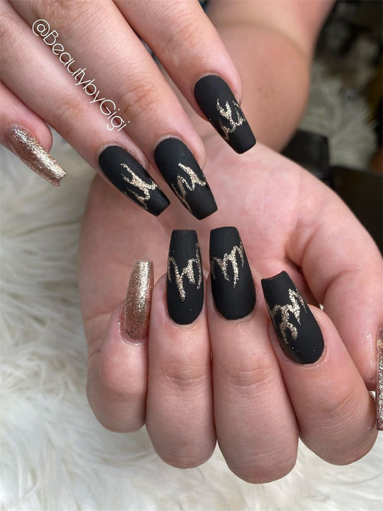 Gorgeous Fall Nail Art you'll Fall in Love With; Autumn Nail Design; Fall Nail Art; Leaf Nail Art; Nail Design; #autumnnails #fallnails #leafnailart #naildesign