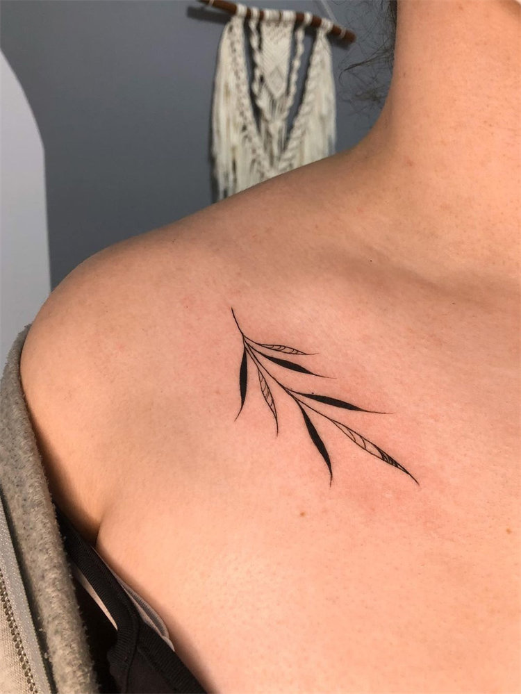 30 Leaf Tattoos Ideas for Women that Celebrate the Fall