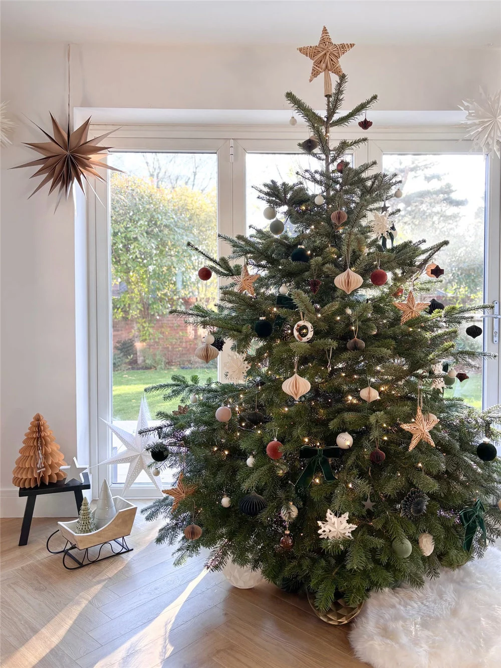 Save these unique Christmas tree ideas for your best holiday season yet! Tap to see all 20+ stunning holiday designs and start decorating today! #ChristmasTreeDecor #HolidayDecor #TreeIdeas #BohoChristmas #RusticChristmas #DIYChristmas #Christmas2025