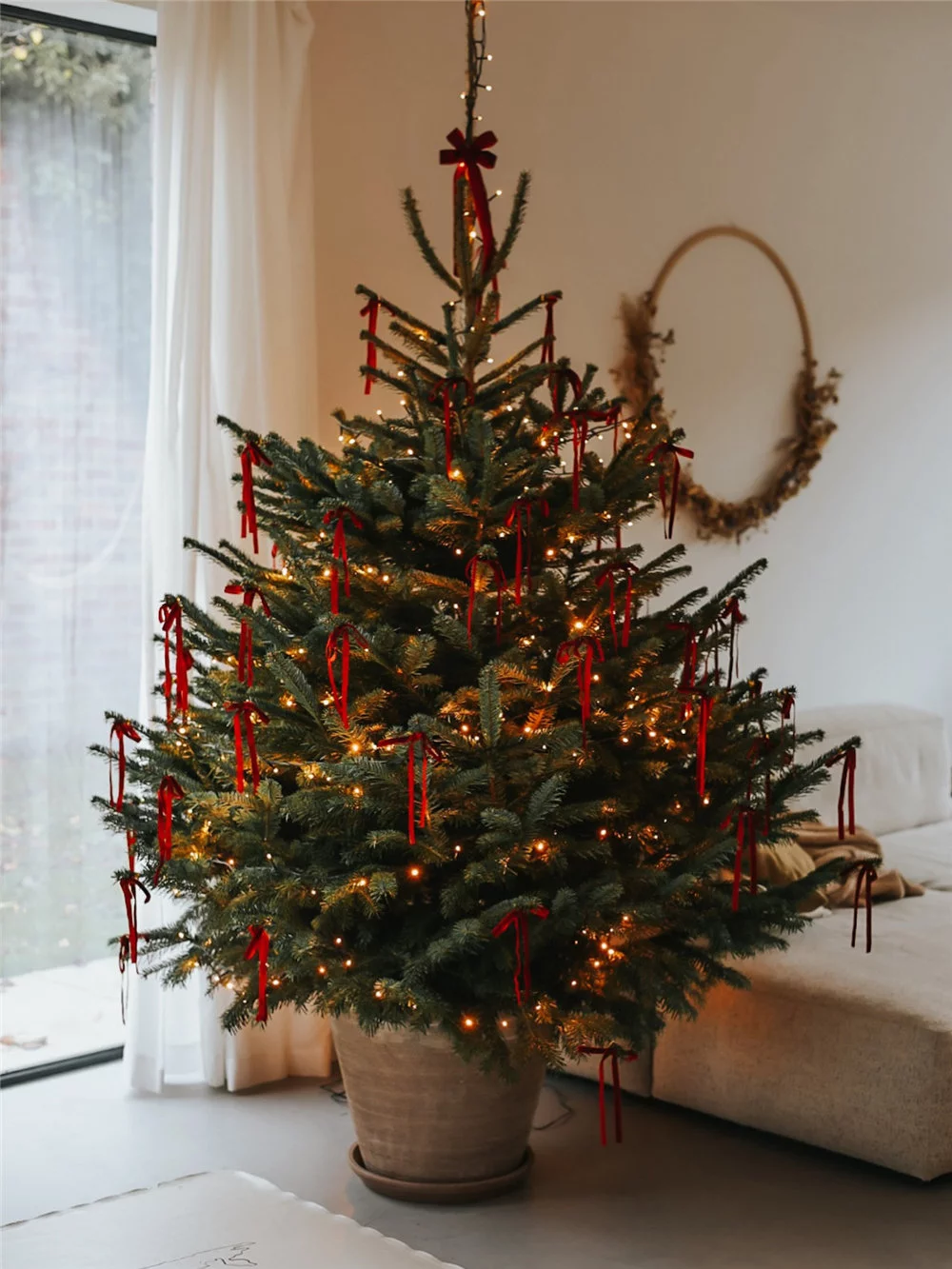 Save these unique Christmas tree ideas for your best holiday season yet! Tap to see all 20+ stunning holiday designs and start decorating today! #ChristmasTreeDecor #HolidayDecor #TreeIdeas #BohoChristmas #RusticChristmas #DIYChristmas #Christmas2025