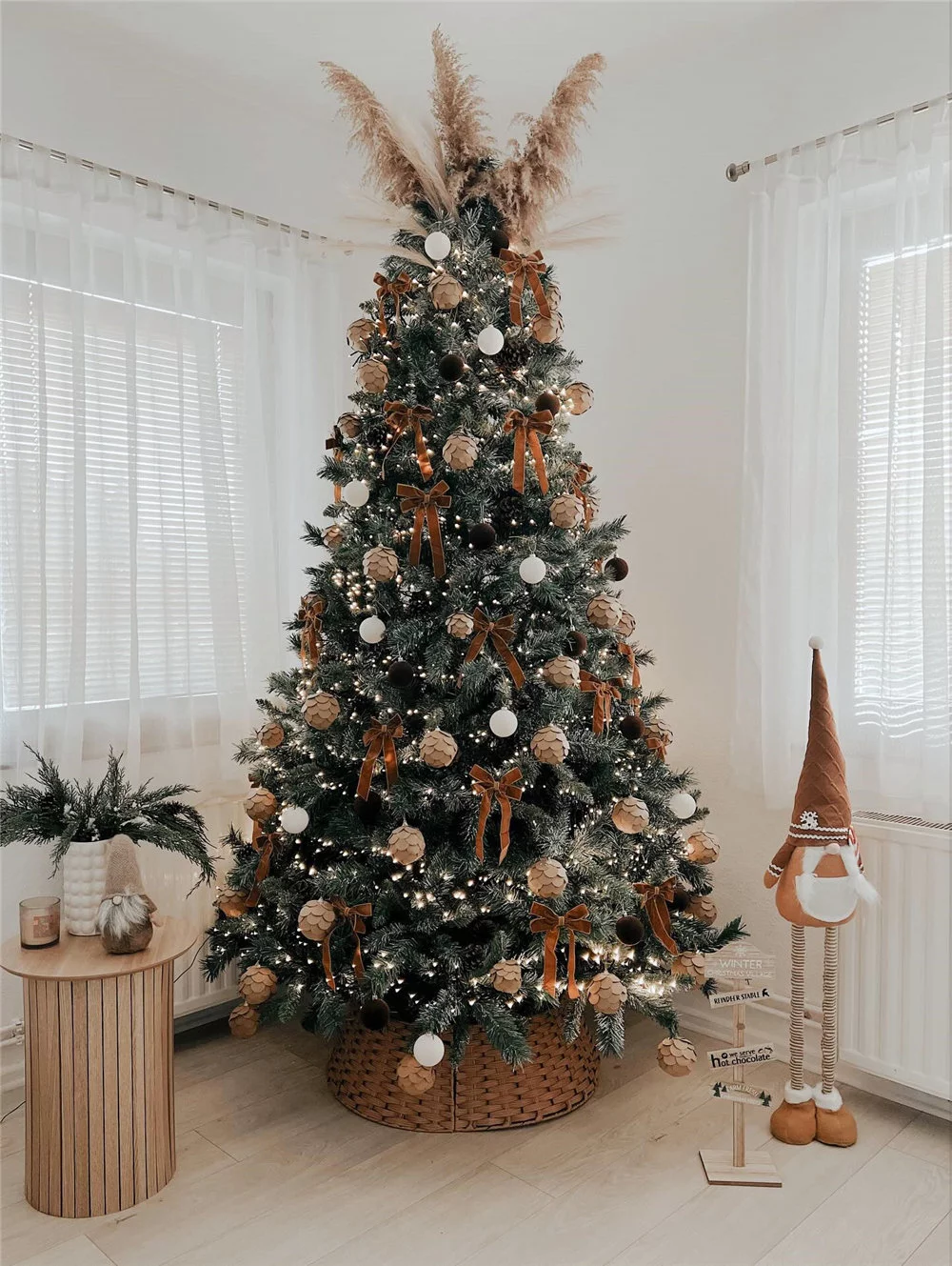 Save these unique Christmas tree ideas for your best holiday season yet! Tap to see all 20+ stunning holiday designs and start decorating today! #ChristmasTreeDecor #HolidayDecor #TreeIdeas #BohoChristmas #RusticChristmas #DIYChristmas #Christmas2025