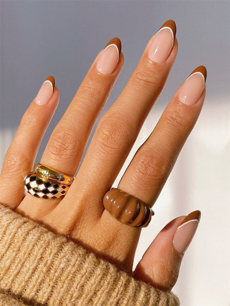 Browse through the best fall nails inspiration around, what better excuse is there to go all out in the nail department? Continue reading 35 Beautiful Nail Designs To Wear This Fall.