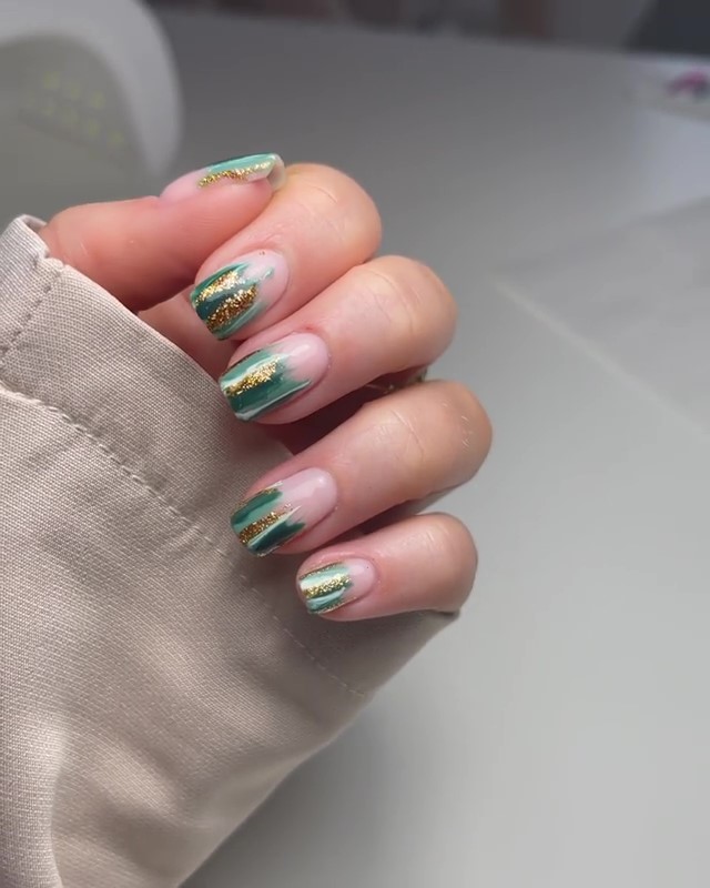 Best Green Nails Ideas for Winter in 2021