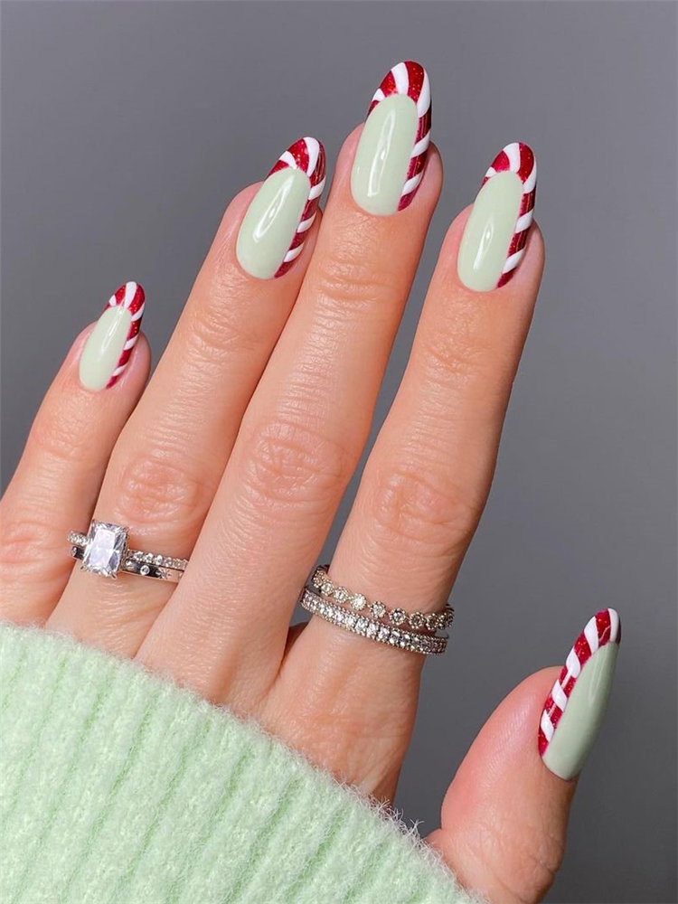 30 Festive Christmas Nail Art Ideas 2021 that are trendy Christmas nail art ideas you have to try this year!