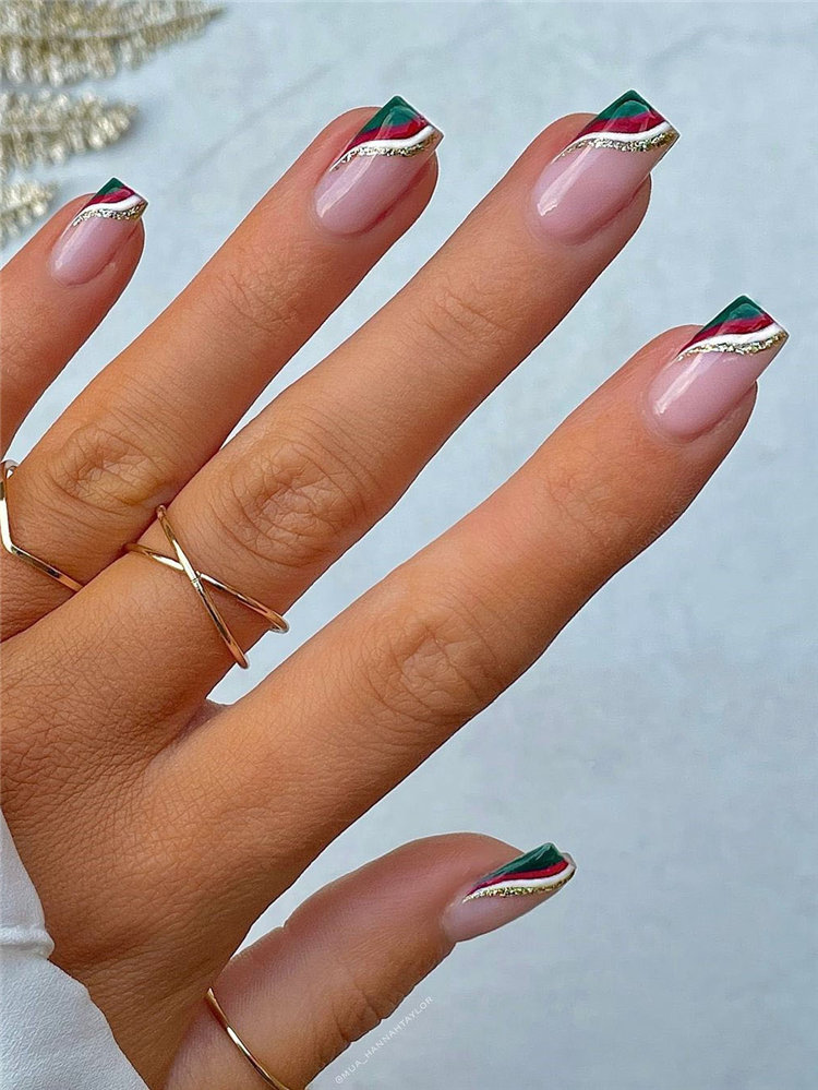 30 Christmas Nail Designs 2021 trends that are trendy Christmas manicure you have to try this year!