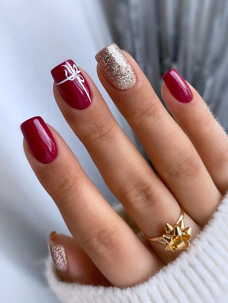 Winter nails acrylic snowflakes, winter nails 2021 trends, winter nail designs, christmas nails, simple christmas nails 2021, #nailsdesign #christmasnails #nails #nailart #winternails