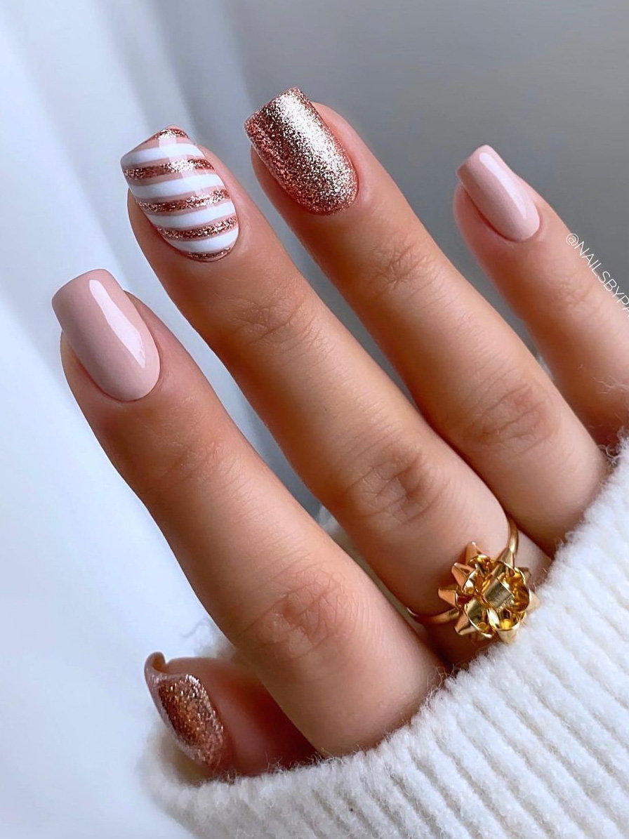 Winter nails acrylic snowflakes, winter nails 2021 trends, winter nail designs, christmas nails, simple christmas nails 2021, #nailsdesign #christmasnails #nails #nailart #winternails