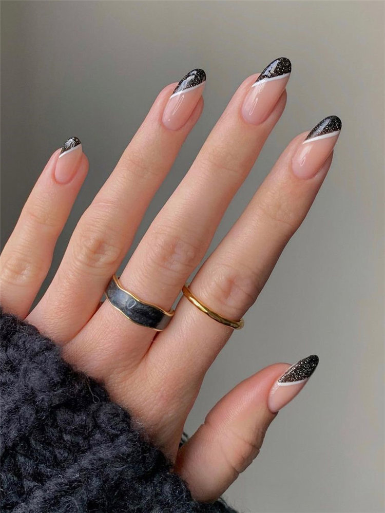 almond nails designs, winter nails 2022 trends, nails 2022 trend, salmond french tip nails, almond shaped nails, simple nails 2021, #nailsdesign #nails #nailart #almondnails, #frenchnails