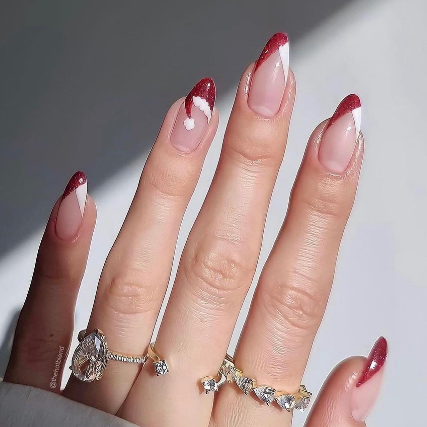 30+ Best Christmas Nails You Need To Try; This includes winter nails , holiday nails, santa nails, reindeer nails, christmas tree nails , holly nails, snowflakes nails & more! #holidaynails #christmasnails, #winternails