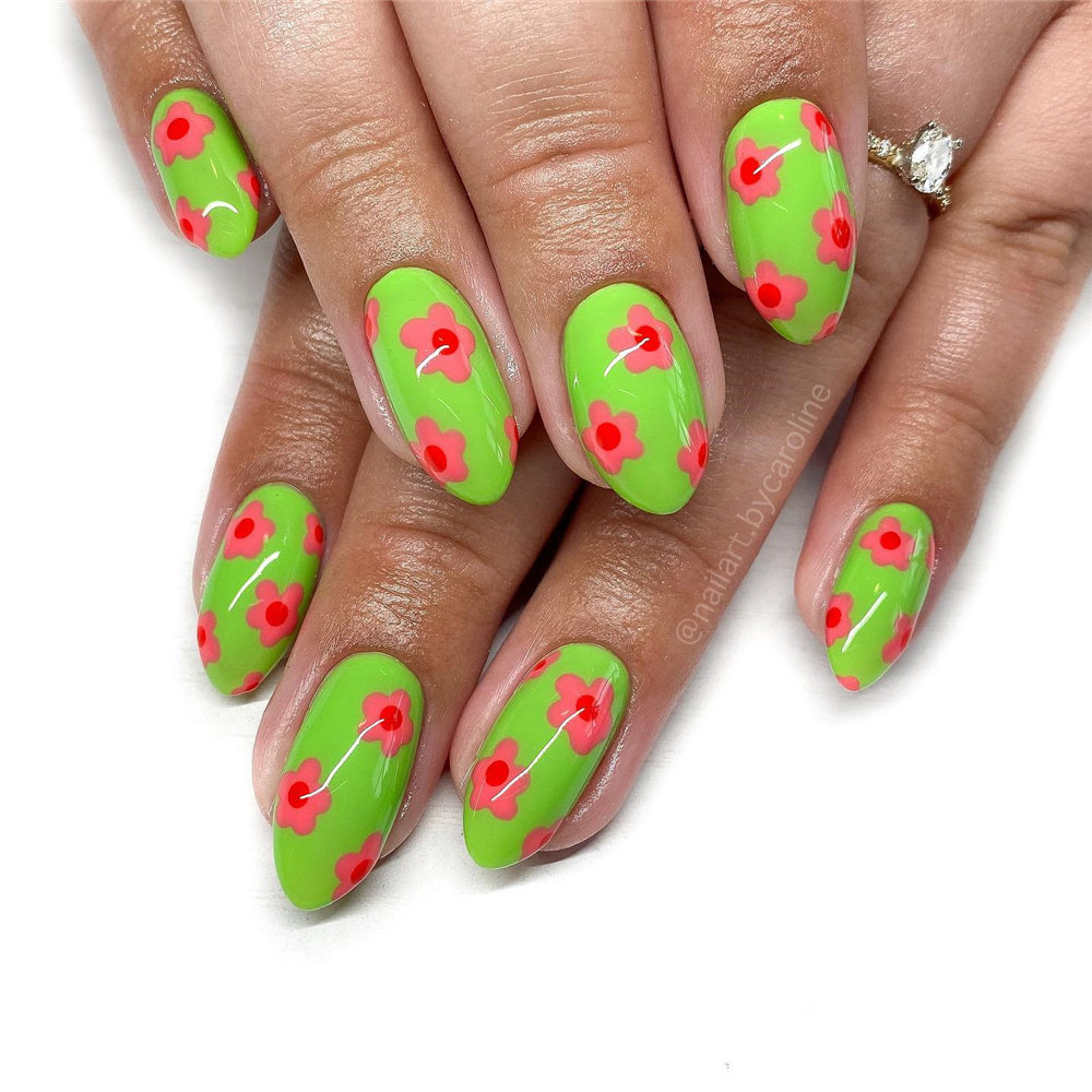 Catching the tail-end of summer and enjoy these summer nail art. summer nails 2022 trends #summernails2022 #summernails #nailart #naildesigns #manicure