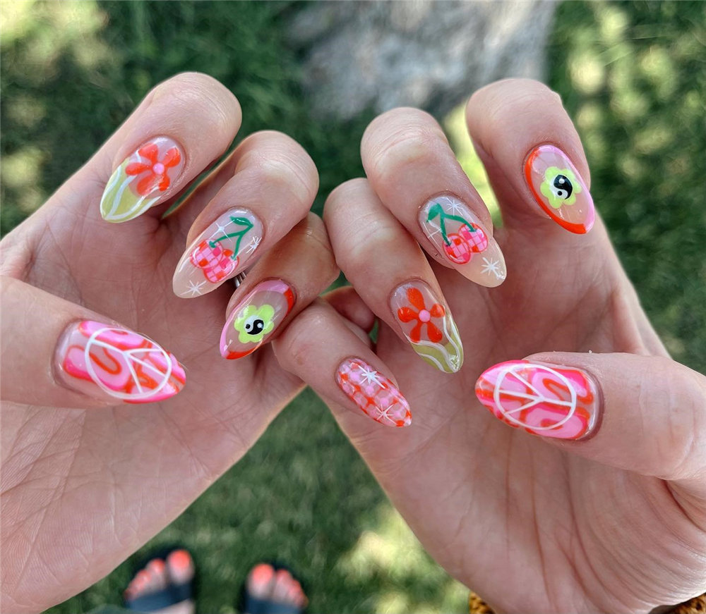 Catching the tail-end of summer and enjoy these summer nail art. summer nails 2022 trends #summernails2022 #summernails #nailart #naildesigns #manicure