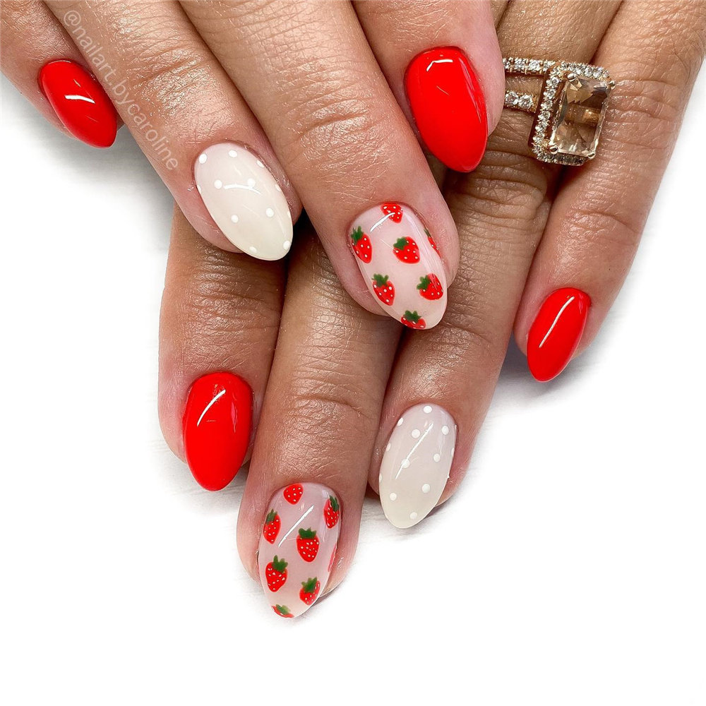 Catching the tail-end of summer and enjoy these summer nail art. summer nails 2022 trends #summernails2022 #summernails #nailart #naildesigns #manicure