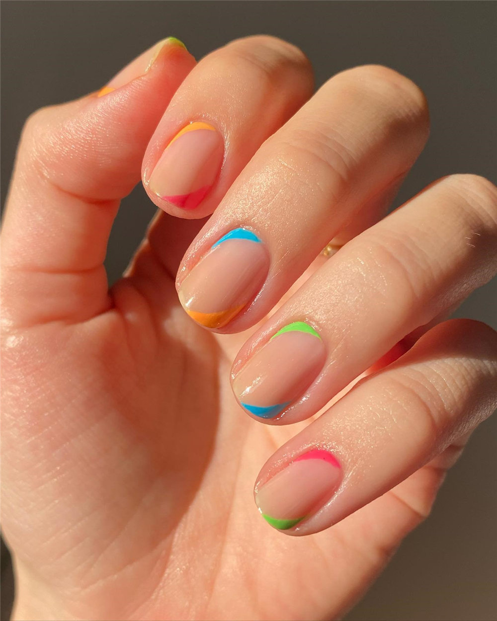 Catching the tail-end of summer and enjoy these summer nail art. summer nails 2022 trends #summernails2022 #summernails #nailart #naildesigns #manicure