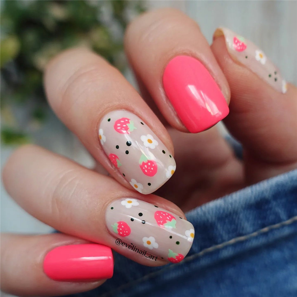 Catching the tail-end of summer and enjoy these summer nail art. summer nails 2022 trends #summernails2022 #summernails #nailart #naildesigns #manicure