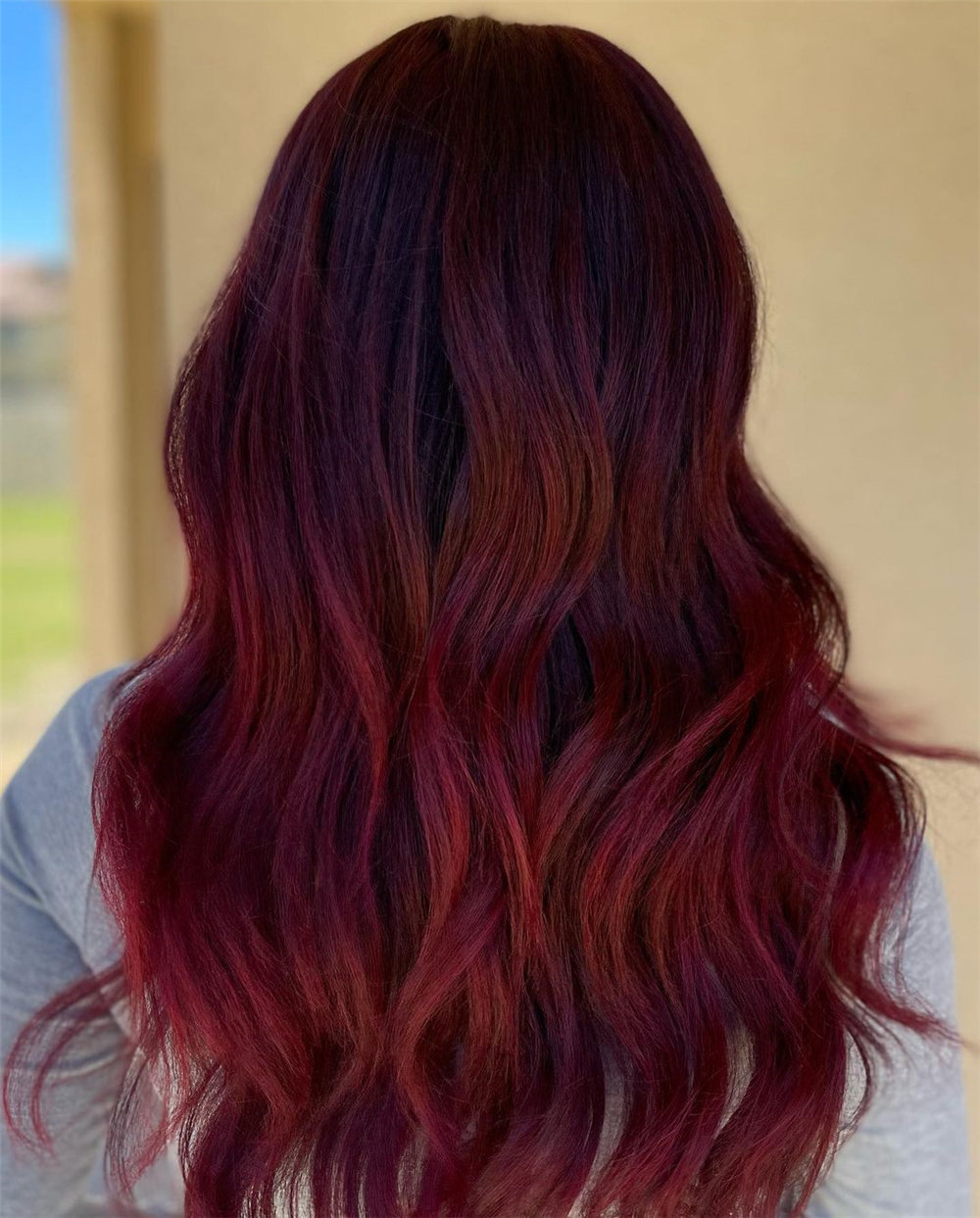 Burgundy Hair Color Trends 2022 for the Fall, burgundy hair color ideas, maroon haircuts for women