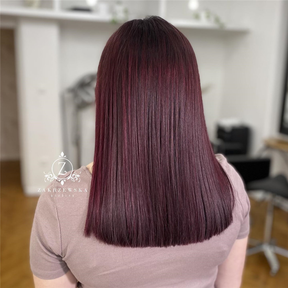 Burgundy Hair Color Trends 2022 for the Fall, burgundy hair color ideas, maroon haircuts for women