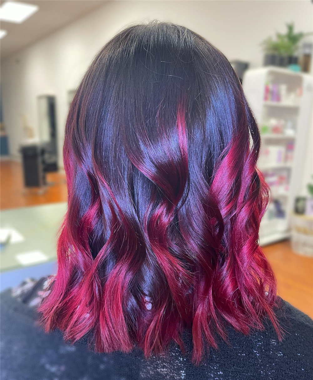 Burgundy Hair Color Trends 2022 for the Fall, burgundy hair color ideas, maroon haircuts for women