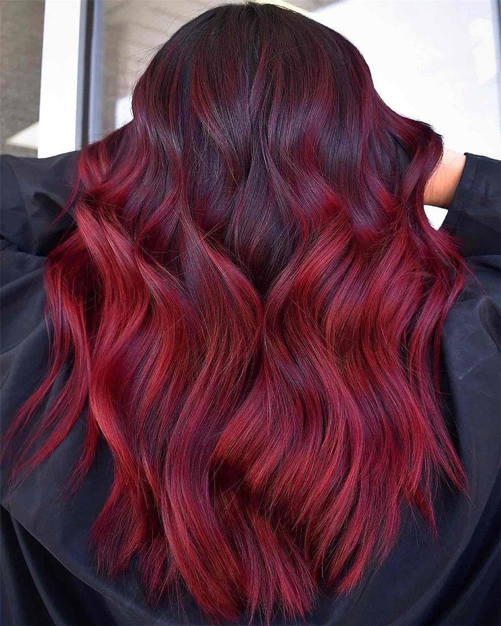 Burgundy Hair Color Trends 2022 for the Fall, burgundy hair color ideas, maroon haircuts for women