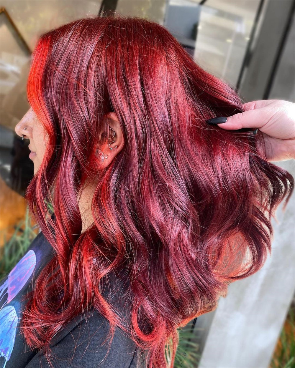 Burgundy Hair Color Trends 2022 for the Fall, burgundy hair color ideas, maroon haircuts for women