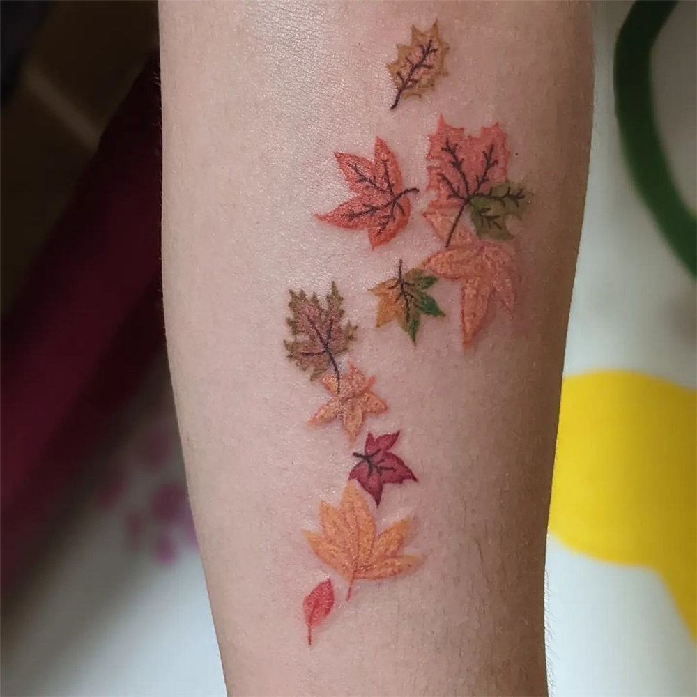 Small maple leaf tattoo on the hip  Tattoogridnet