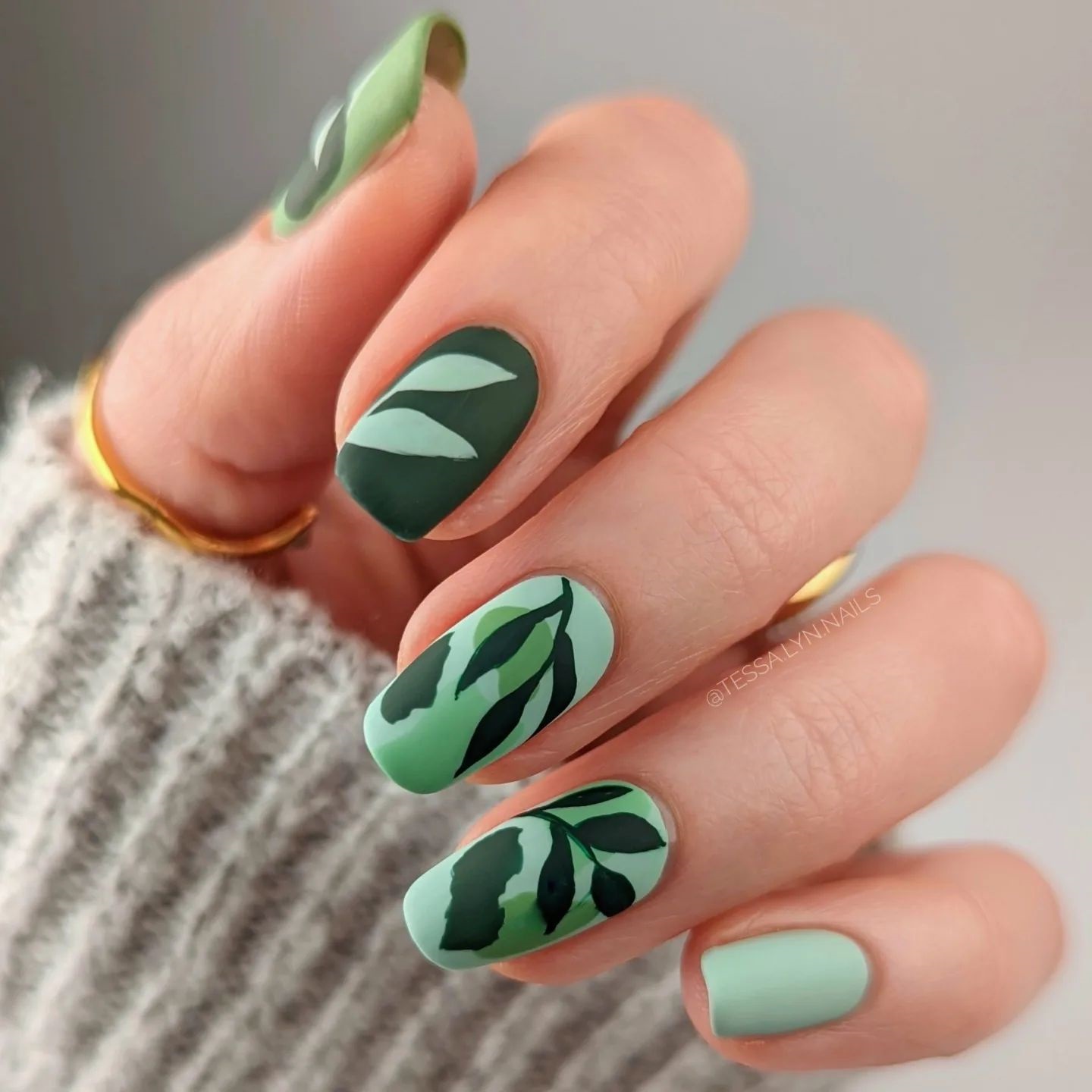 30-simple-leaf-nail-art-you-ll-want-to-try-this-fall