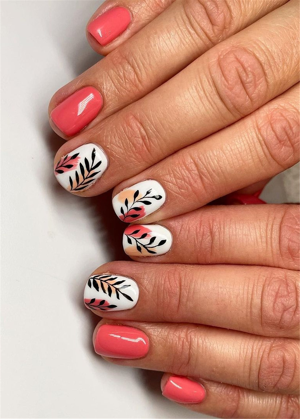 30 Simple Leaf Nail Art You'll Want To Try This Fall