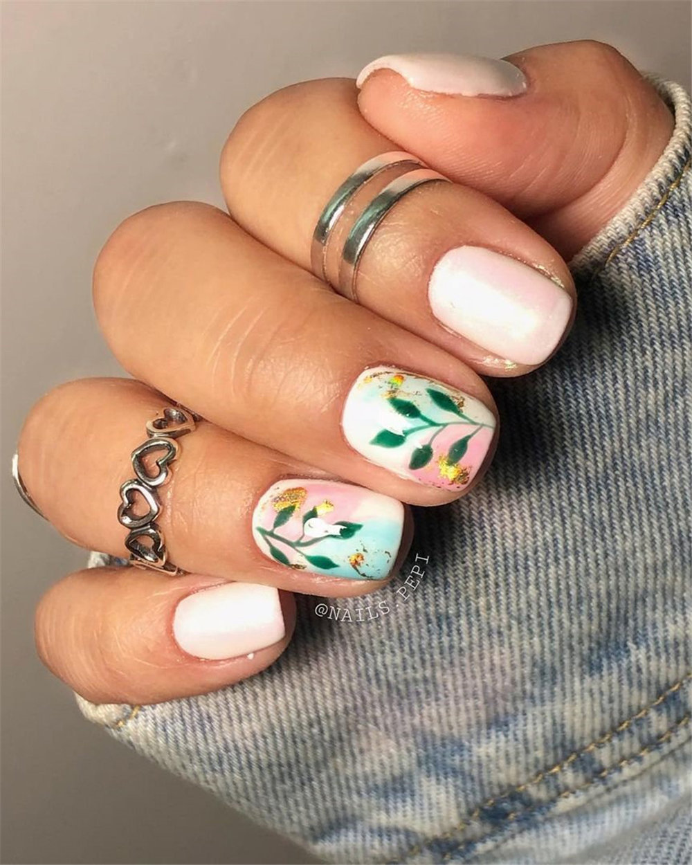 Gorgeous Fall Inspired Nail Art Ideas for 2022; fall nail art, matte nails, leaf nails, autumn nail designs, manicure