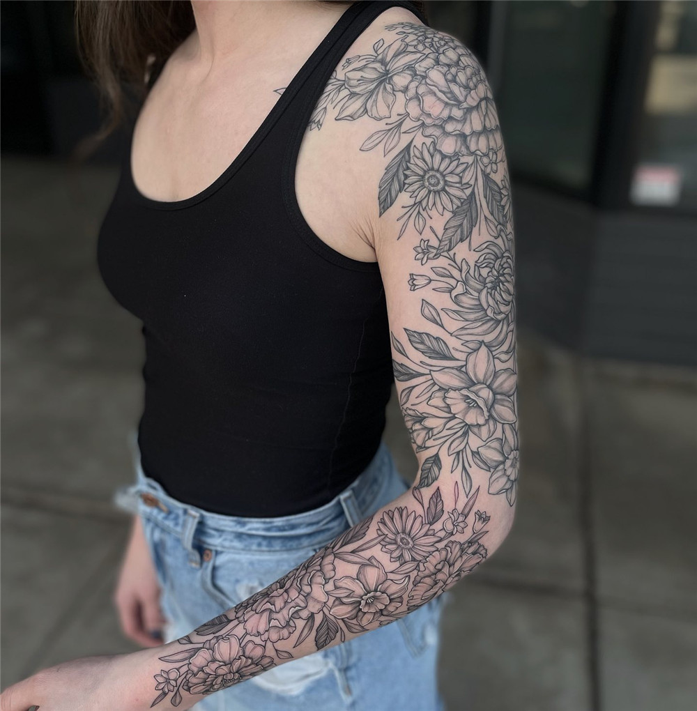 floral sleeve tattoo design for women; sleeve tattoo, tattoos for women, sleeve tattoo design, floral sleeve tattoo, #sleevetattoo #tattoosforwomen, #floralsleevetattoo