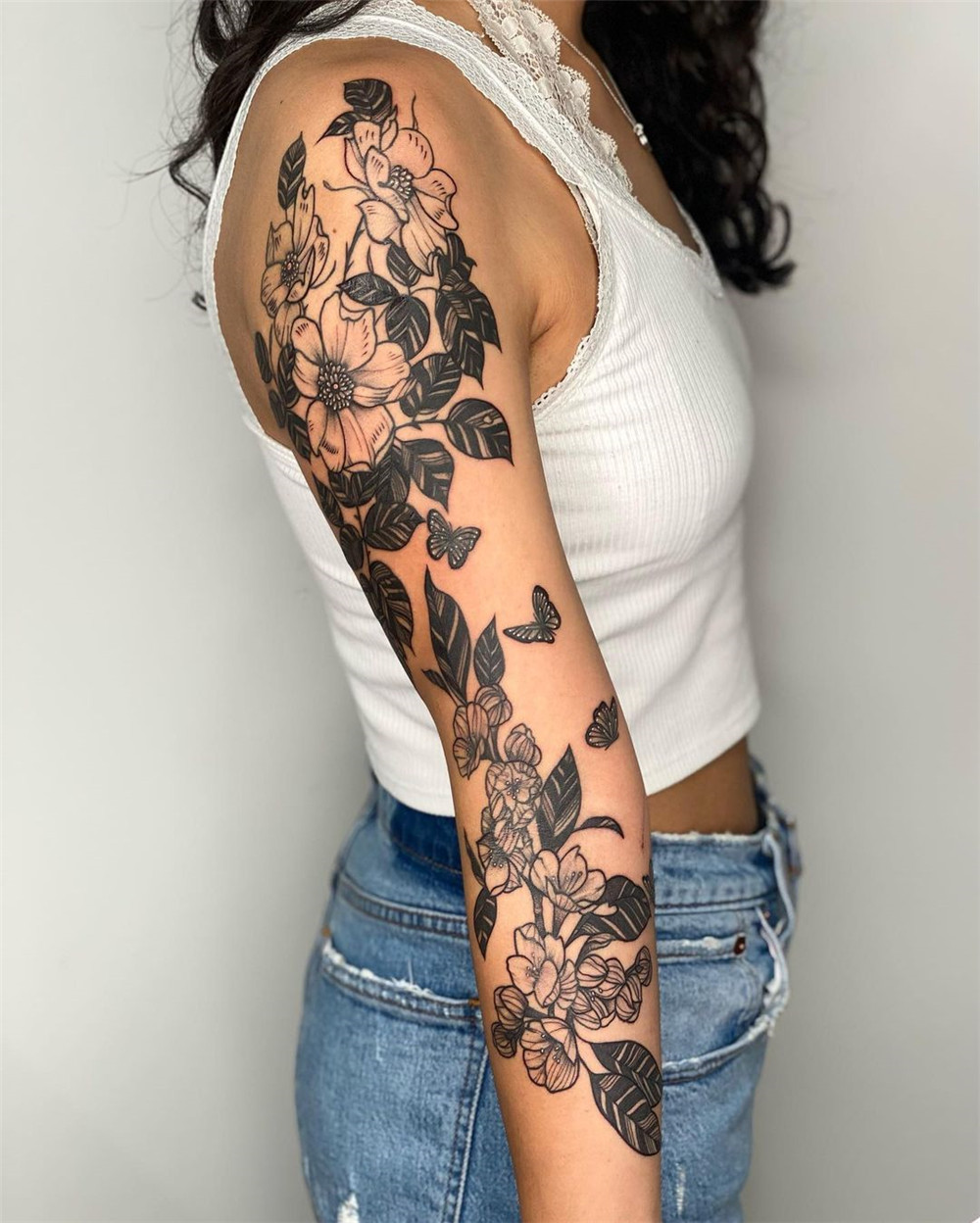floral sleeve tattoo design for women; sleeve tattoo, tattoos for women, sleeve tattoo design, floral sleeve tattoo, #sleevetattoo #tattoosforwomen, #floralsleevetattoo