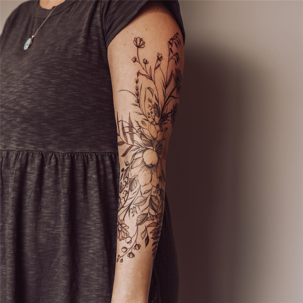 floral sleeve tattoo design for women; sleeve tattoo, tattoos for women, sleeve tattoo design, floral sleeve tattoo, #sleevetattoo #tattoosforwomen, #floralsleevetattoo