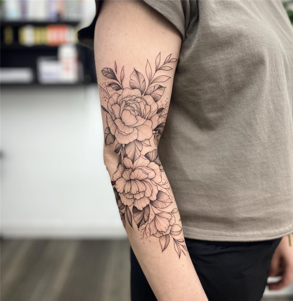 25 Cool Sleeve Tattoos Design Ideas For Women   Floral Sleeve Tattoo Design 4 