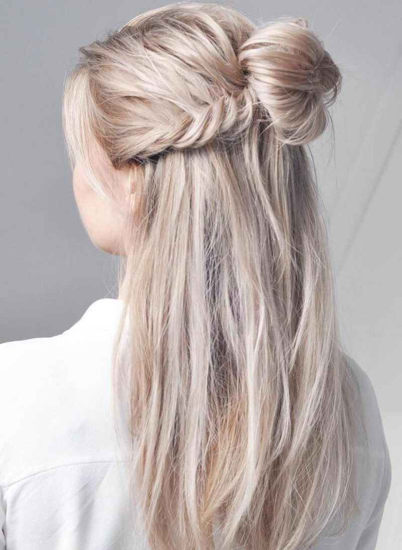 To give you some easy hairstyles inspiration, we have found 60 easy and quick hairstyles. Include easy hairstyles for medium hair, long hair and short hair. Whether you to school or to work these easy hairstyles are sure to draw compliments.