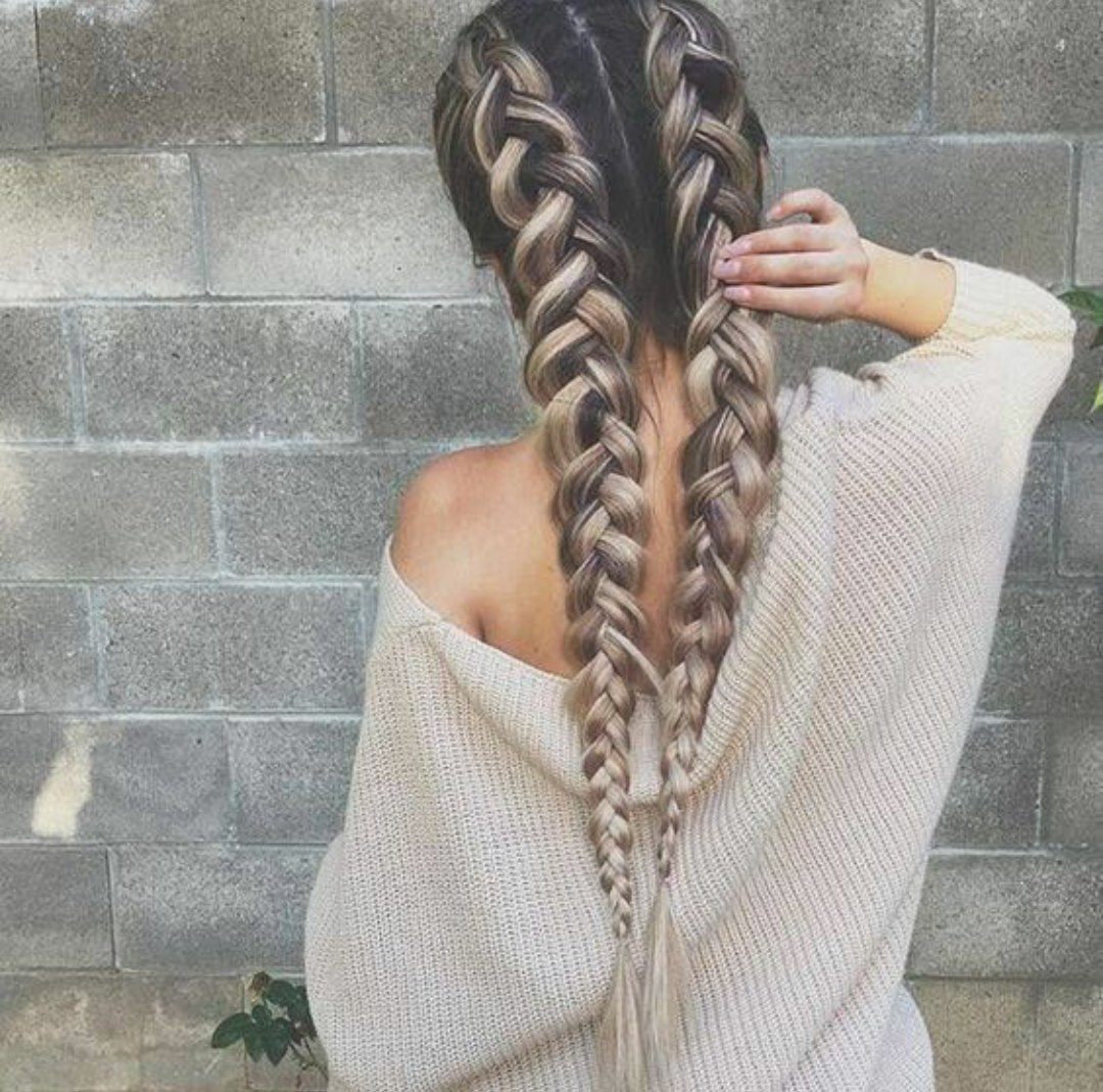 To give you some easy hairstyles inspiration, we have found 60 easy and quick hairstyles. Include easy hairstyles for medium hair, long hair and short hair. Whether you to school or to work these easy hairstyles are sure to draw compliments.