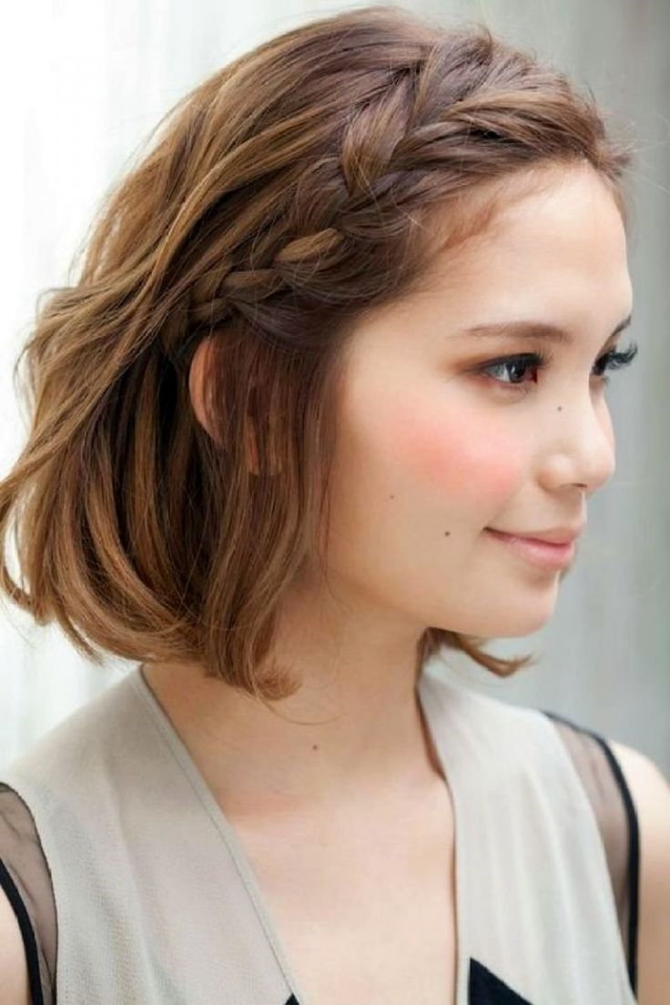 To give you some easy hairstyles inspiration, we have found 60 easy and quick hairstyles. Include easy hairstyles for medium hair, long hair and short hair. Whether you to school or to work these easy hairstyles are sure to draw compliments.