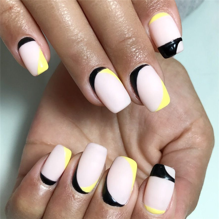 Geometric Nail Art Ideas; Geometric Manicures; geometric nails; nails designs; nails art; geometric aesthetic; nails polish;