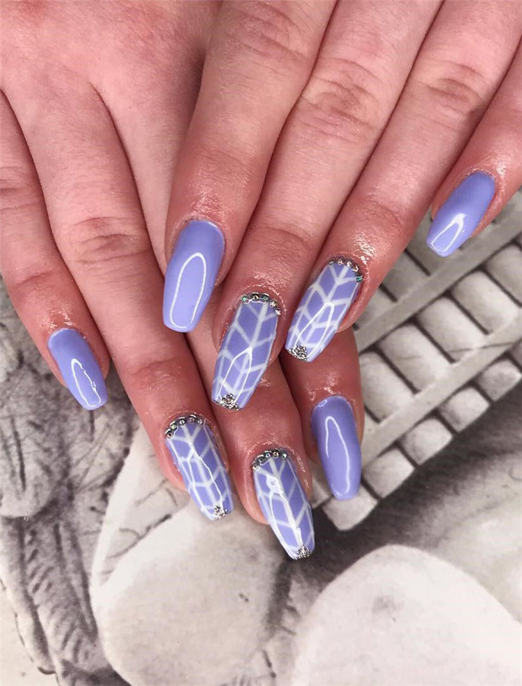 Geometric Nail Art Ideas; Geometric Manicures; geometric nails; nails designs; nails art; geometric aesthetic; nails polish;