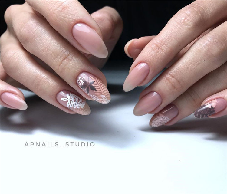 Geometric Nail Art Ideas; Geometric Manicures; geometric nails; nails designs; nails art; geometric aesthetic; nails polish;