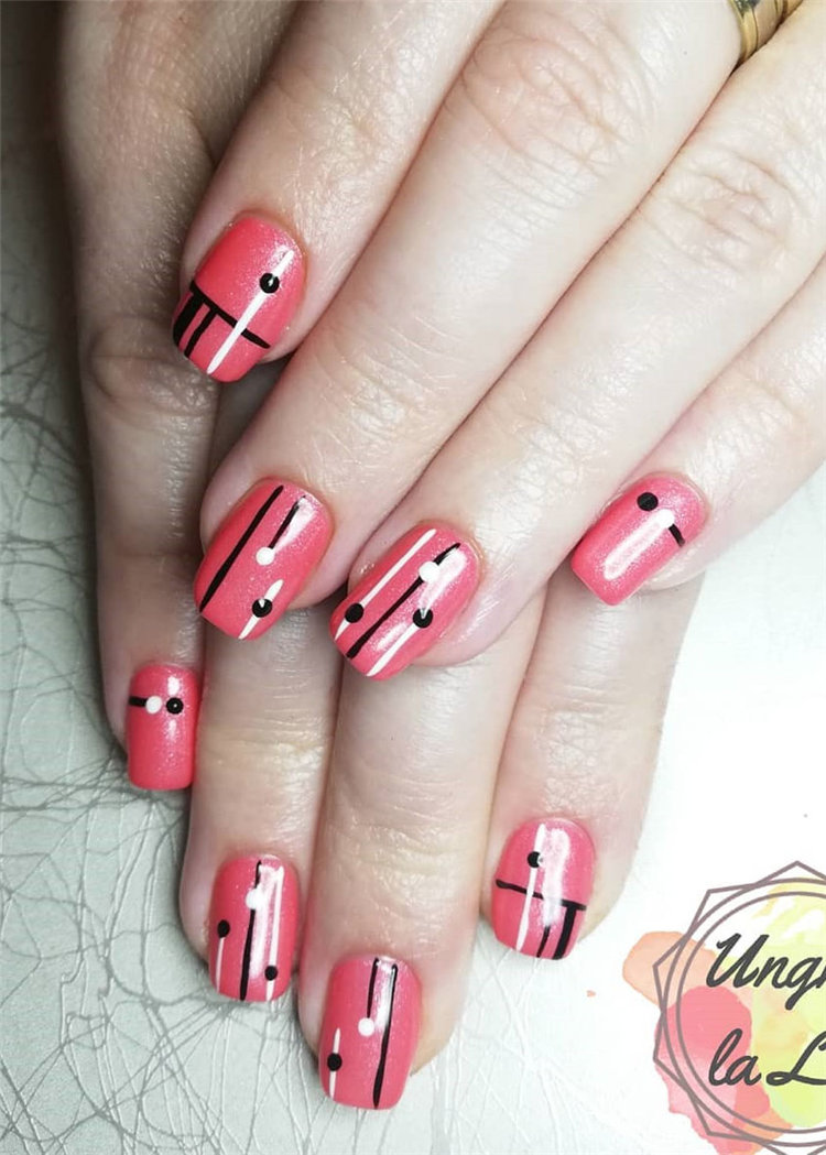 Geometric Nail Art Ideas; Geometric Manicures; geometric nails; nails designs; nails art; geometric aesthetic; nails polish;