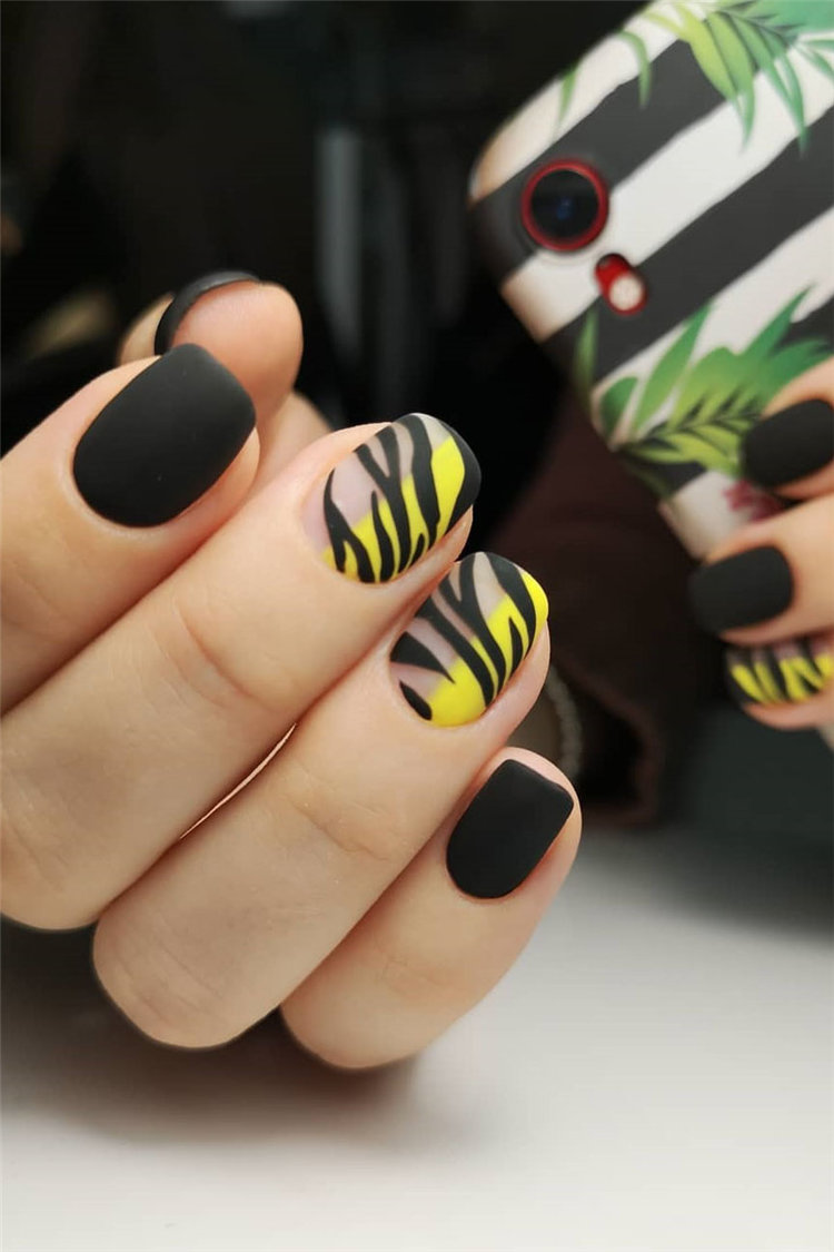 Geometric Nail Art Ideas; Geometric Manicures; geometric nails; nails designs; nails art; geometric aesthetic; nails polish;