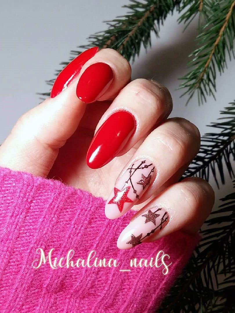 To show how gorgeous long nails can be, we have found 40 ideas that are super trendy right now. You will find glitter nails, acrylic nail, coffin and almond nails designs and more.