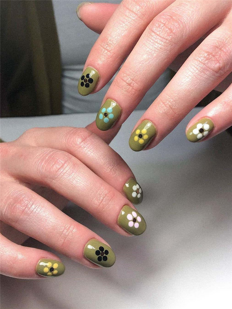 35 Spring Nail Design Trends and Colors. We have gathered the best spring nails ideas including beautiful flower,  greens, pinks, yellow and so on. You can try with the spring nails designs. #NailArt #springnails